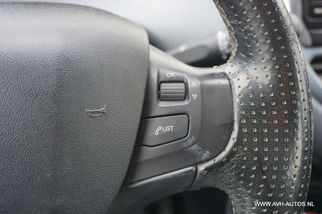 Peugeot 208 1.6 bluehdi blue lease executive, lesauto!