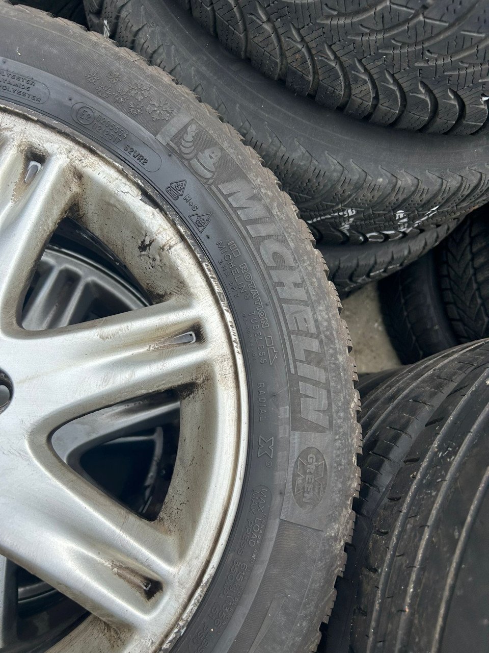 VOLVO ALUMIUM VELGEN MET MICHELIN ALPIN WINTERBANDEN 16INCH