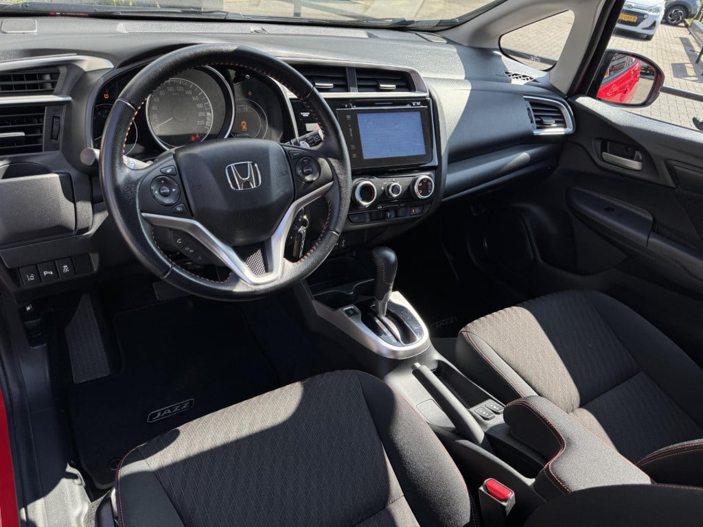 Honda Jazz 1.5 i-vtec dynamic automaat | navigatie | trekhaak | camera | st