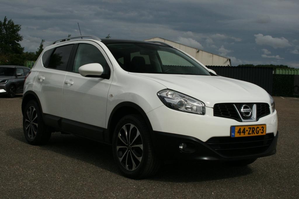 Nissan Qashqai 1.6 connect edition / pano / afn. trekhaak / camera
