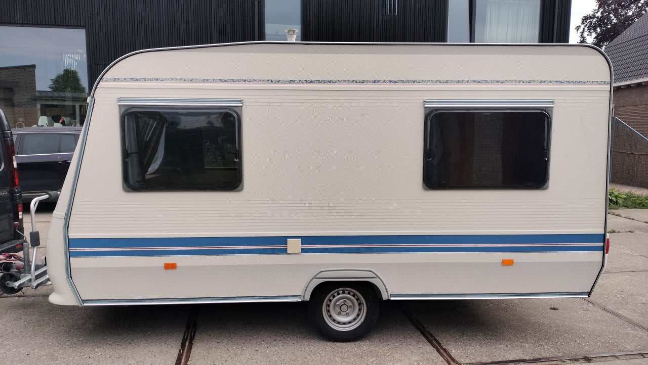 Adria ALS NIEUW met luifel