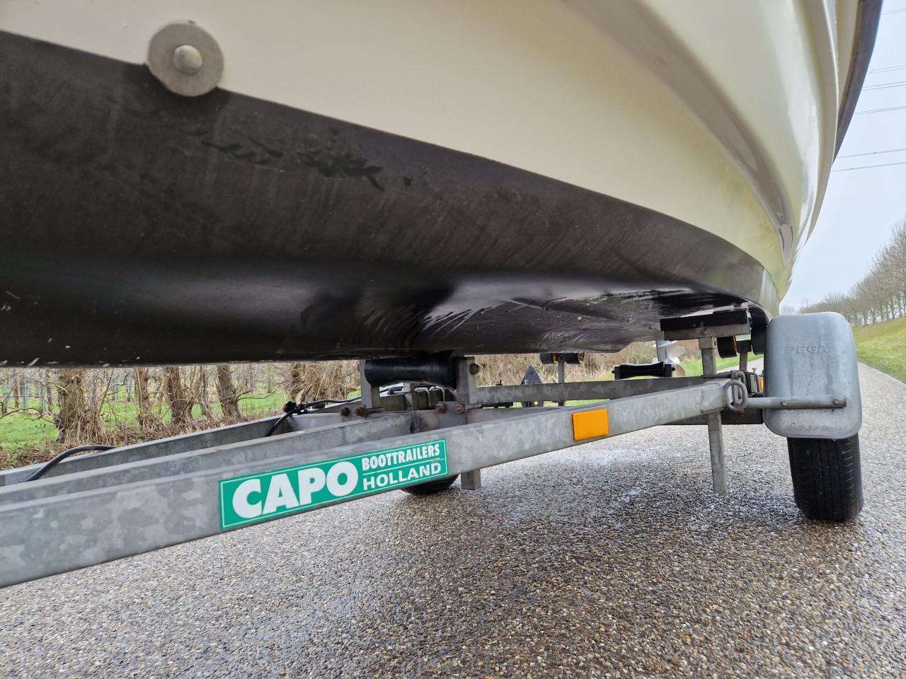 ELAN 401 met Yamaha 8 pk 4-takt en PEGA trailer. Compleet set € 2850,-