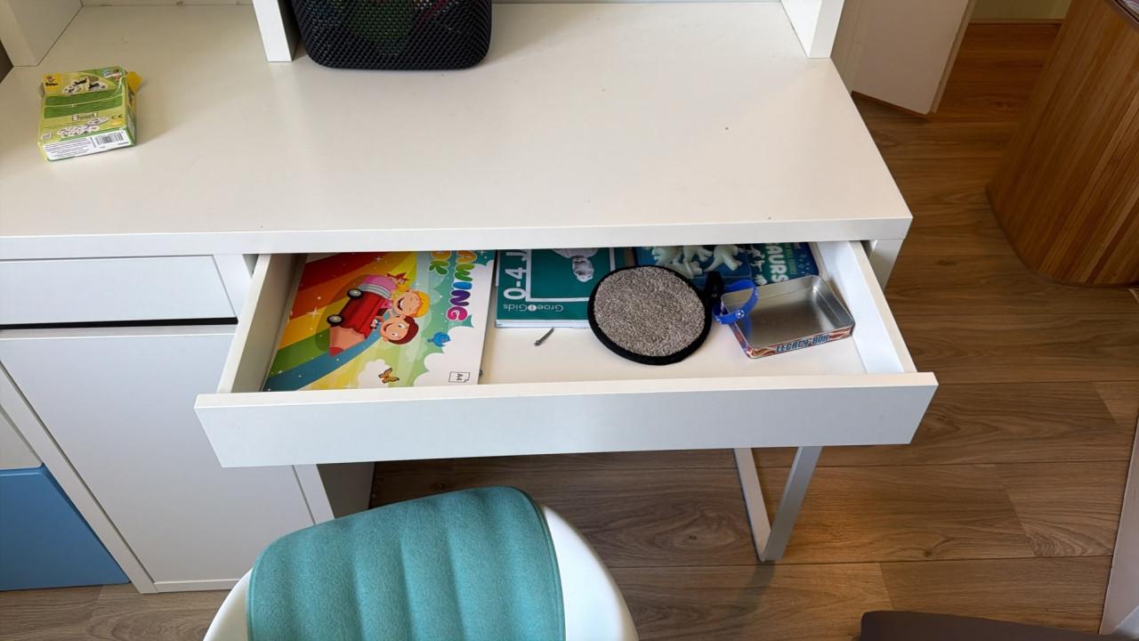 Ikea kinder bureau inclusief burostoel