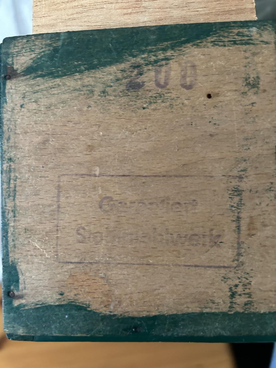 Koffiemolen. ....groen geschilderd.