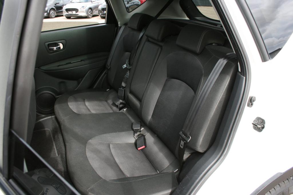 Nissan Qashqai 1.6 connect edition / pano / afn. trekhaak / camera