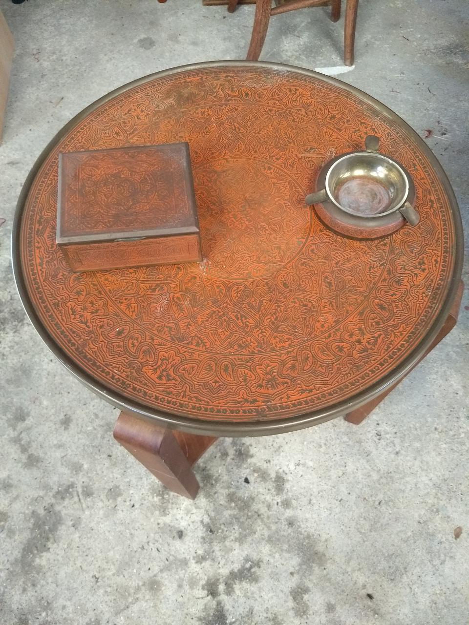 Rooktafel met toebehoren