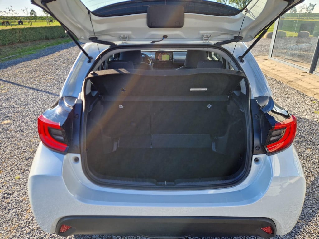 Toyota Yaris 1.5 hybrid first edition | automaat | adaptieve cruise control