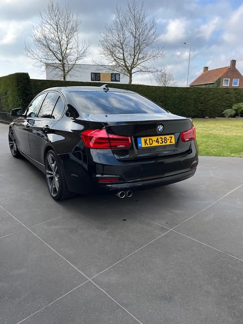 Bmw 320i luxury