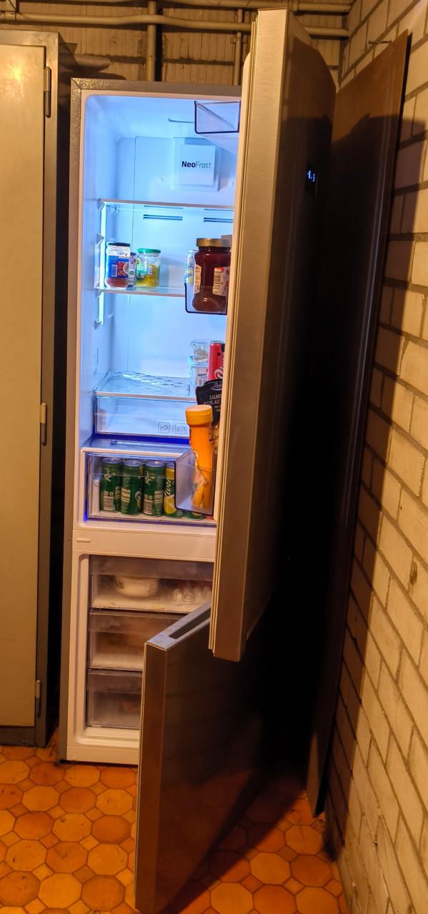 Beko koel/vriescombinatie i.z.g.s. 200 euro.