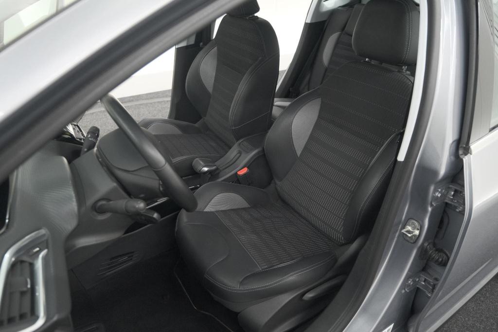 Peugeot 2008 puretech 110 allure | trekhaak | apple carplay | parkeersensor