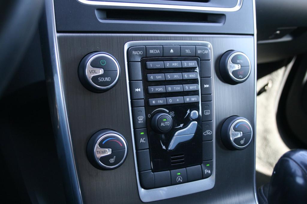 Volvo V60 1.6 t3 momentum / afn. trekhaak / cruise / pdc / stoelv.