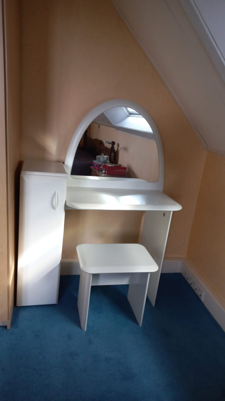 Make up meubel voor slaapkamer.