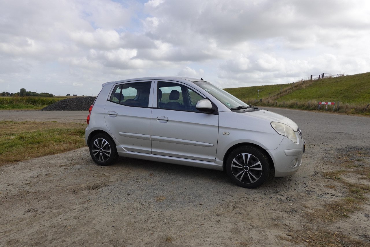Kia Picanto 1.1 48 KW 2008 Grijs 5-deurs