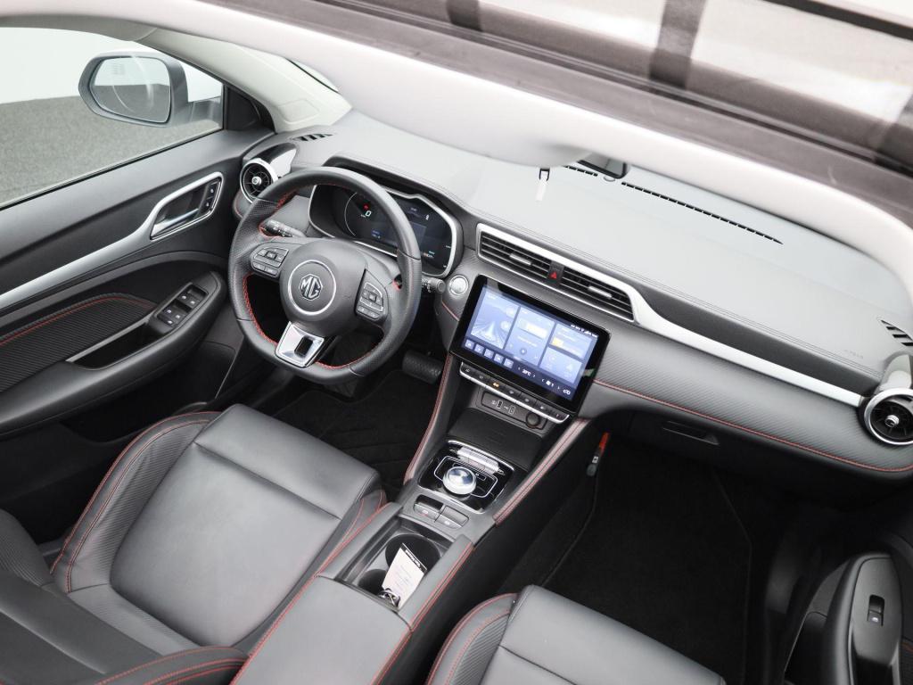 MG Zs Ev long range luxury 70 kwh | automaat | panoramadak | leder | naviga