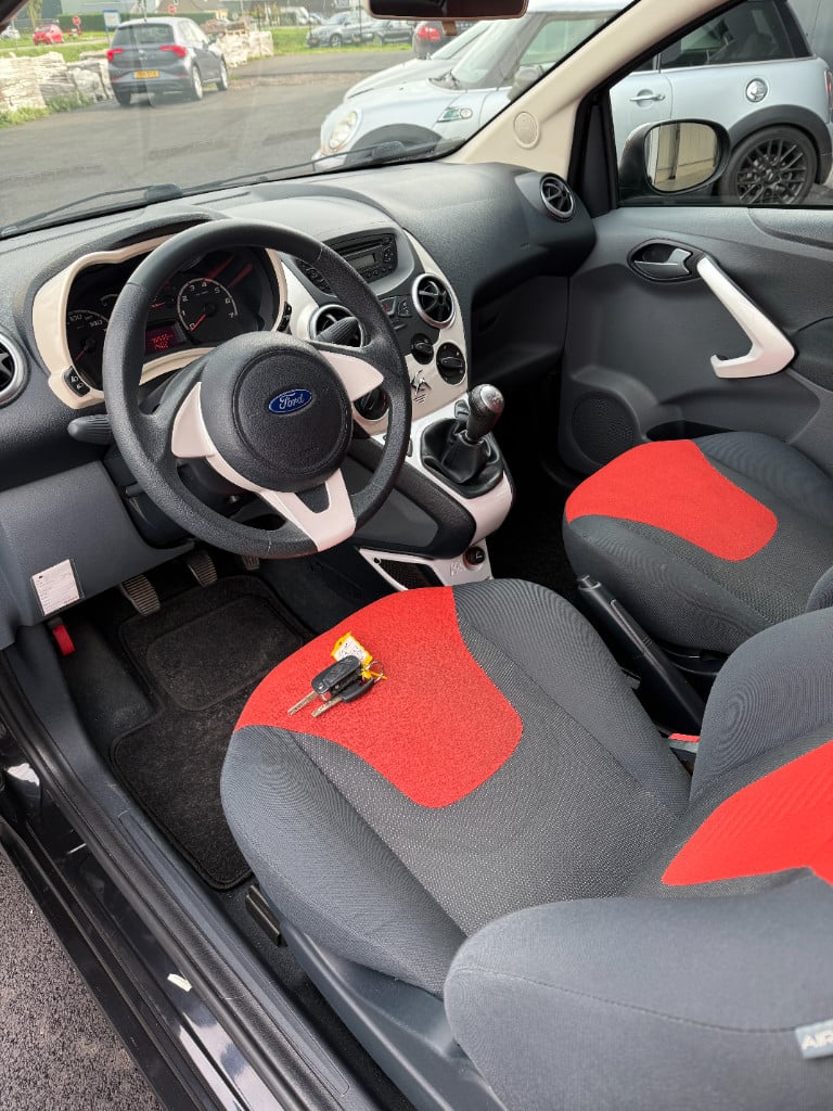 Ford KA 1.2 - titanium - airco