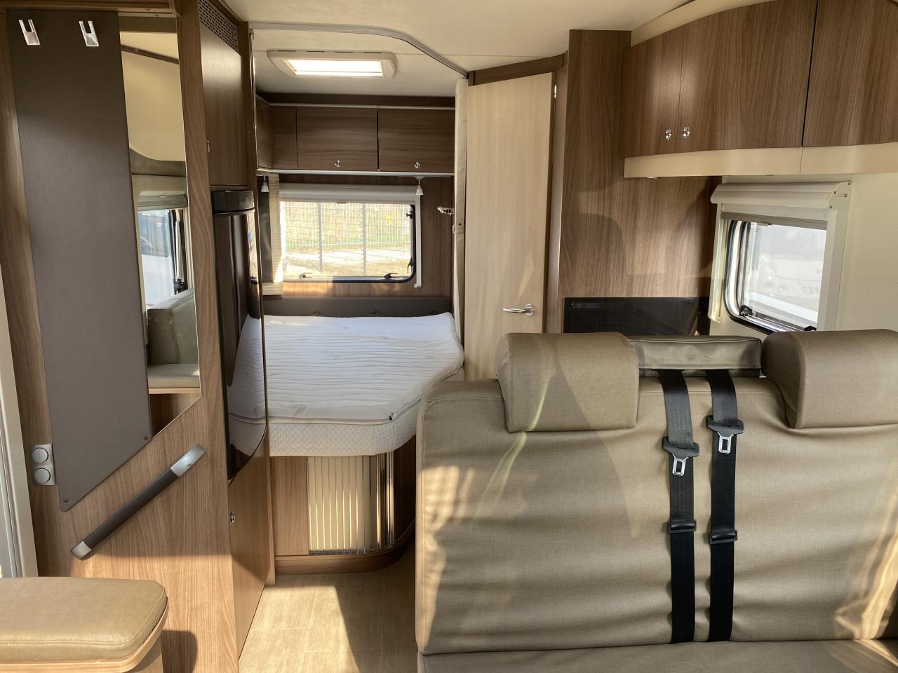 Burstner BT 6641 - Half-integraal camper - Op 🚐 Fiat  Ducato basis