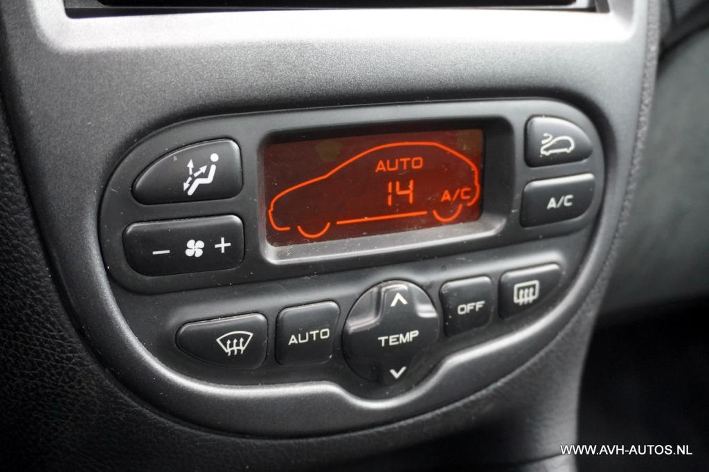 Peugeot 206 1.4-16v gentry premium