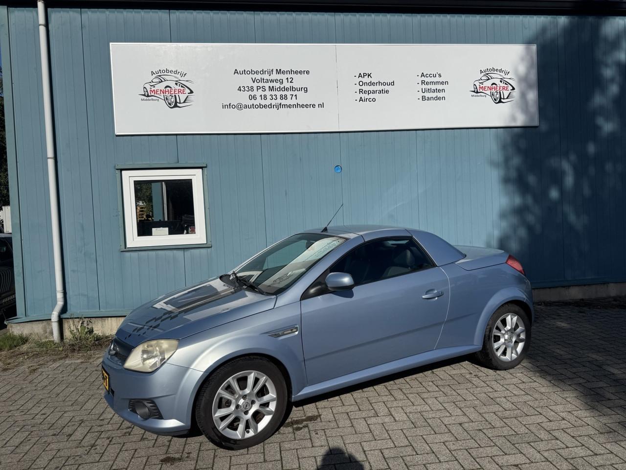 Leuke Opel Tigra 2005 met slechts 124.000 KM