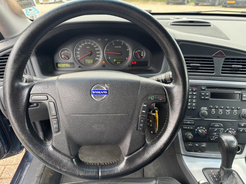 Volvo V70 2.4 d5 edition ii nieuwe apk