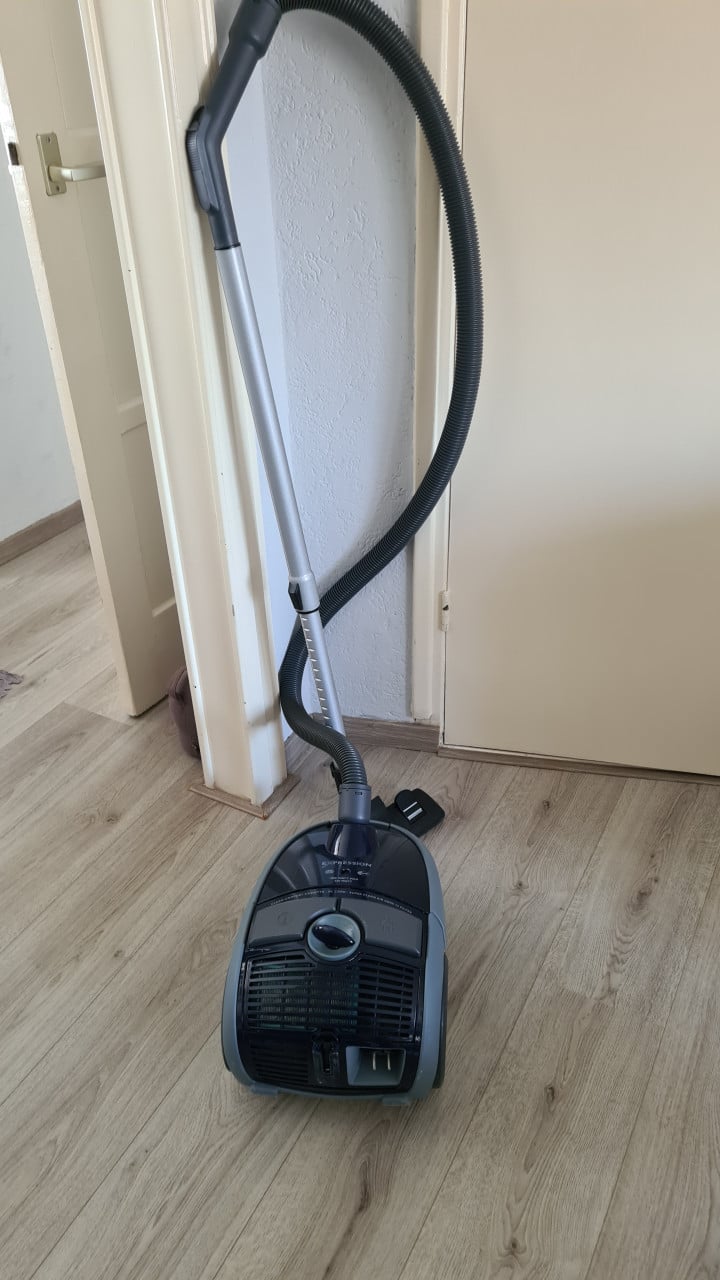 Philips stofzuiger in zeer goed staat-220V-1800W-compleet