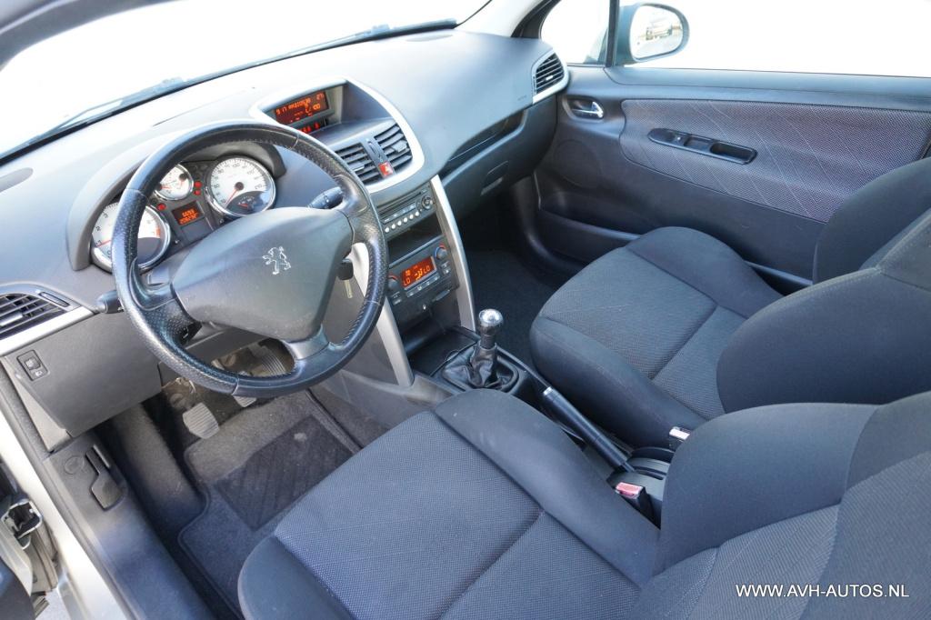 Peugeot 207 1.4 vti look