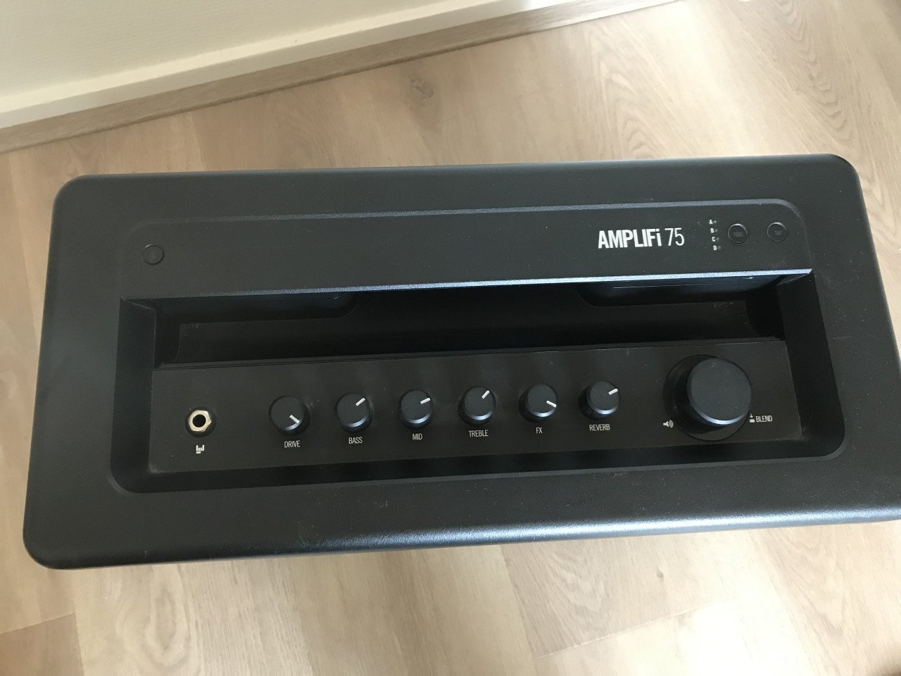 Line6 Amplifi 75