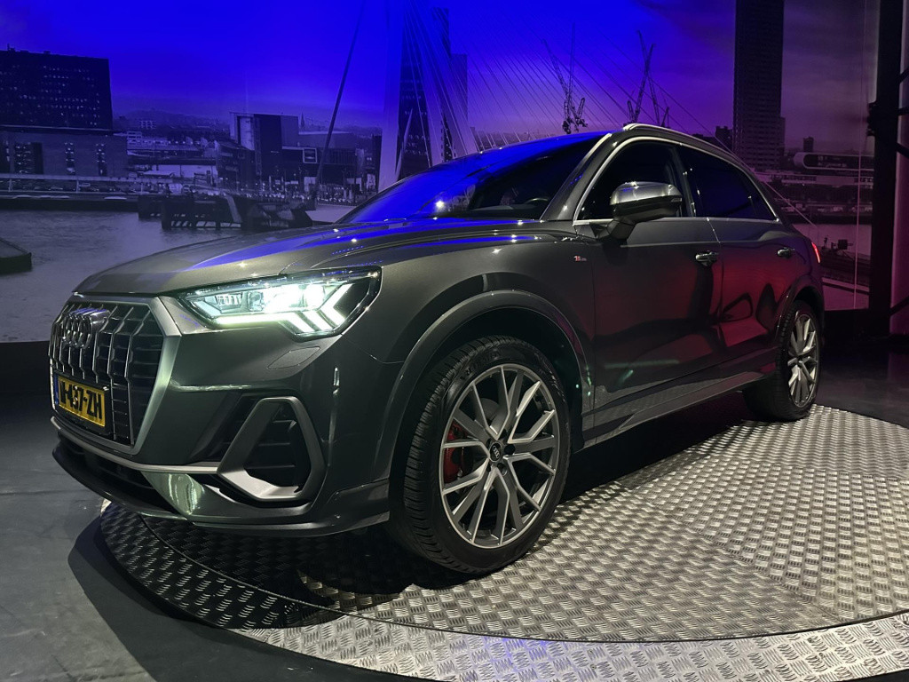 Audi Q3 35 tfsi s edition *pano*camera*trekhaak*