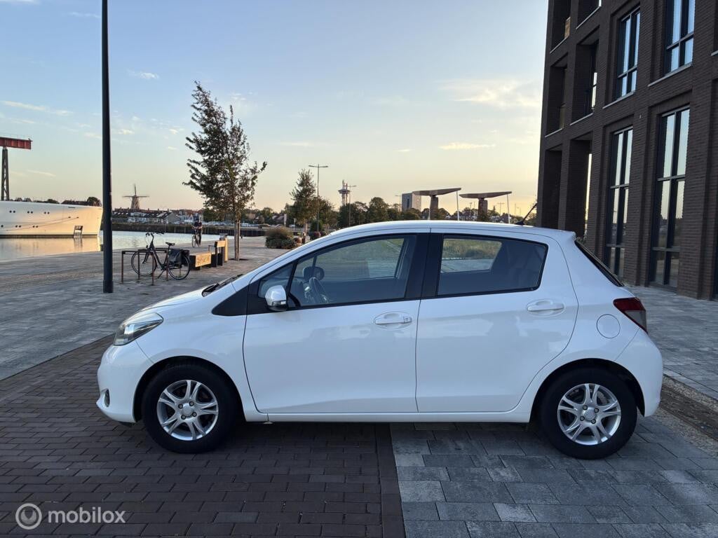 Toyota Yaris, 1.0 VVT-i Aspiration Airco Navi km101.147 Nap 5Deurs BJ2011