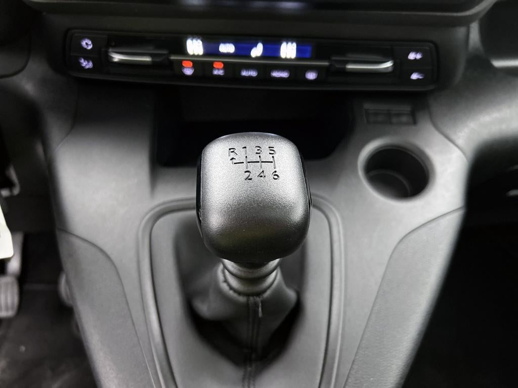 Citroen Berlingo 110 pk feel | rijklaar | trekhaak | parkeersensoren achter