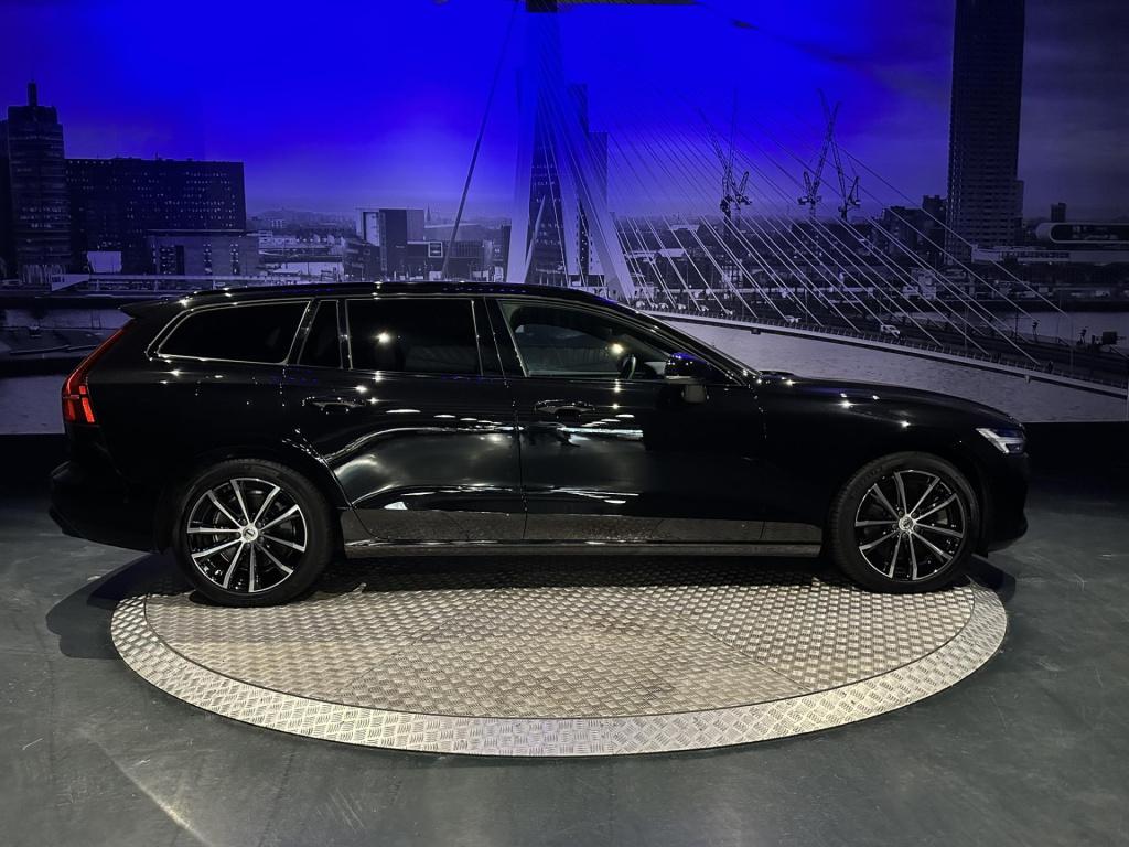 Volvo V60 2.0 t6 plug-in hybrid awd plus dark long range my2023 *1e eigenaa