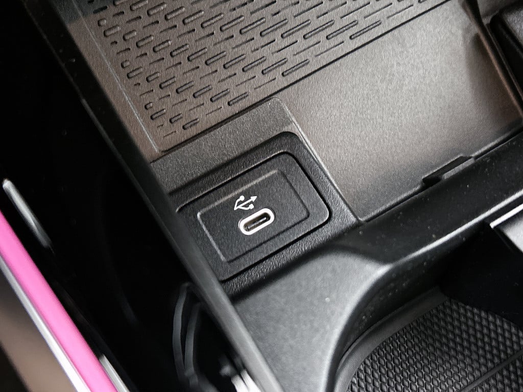 Mercedes-Benz Eqb 250+ business solution amg 71 kwh | trekhaak | premium pa