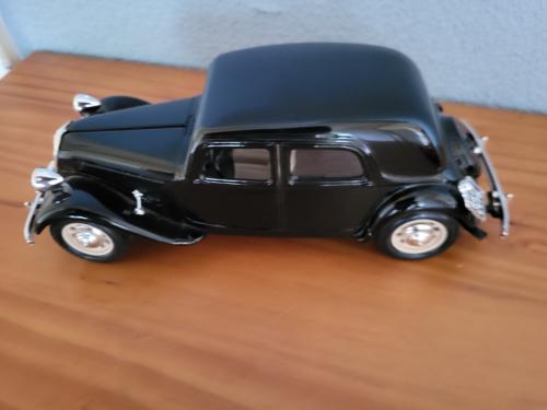Een burago model auto citroen 20cm