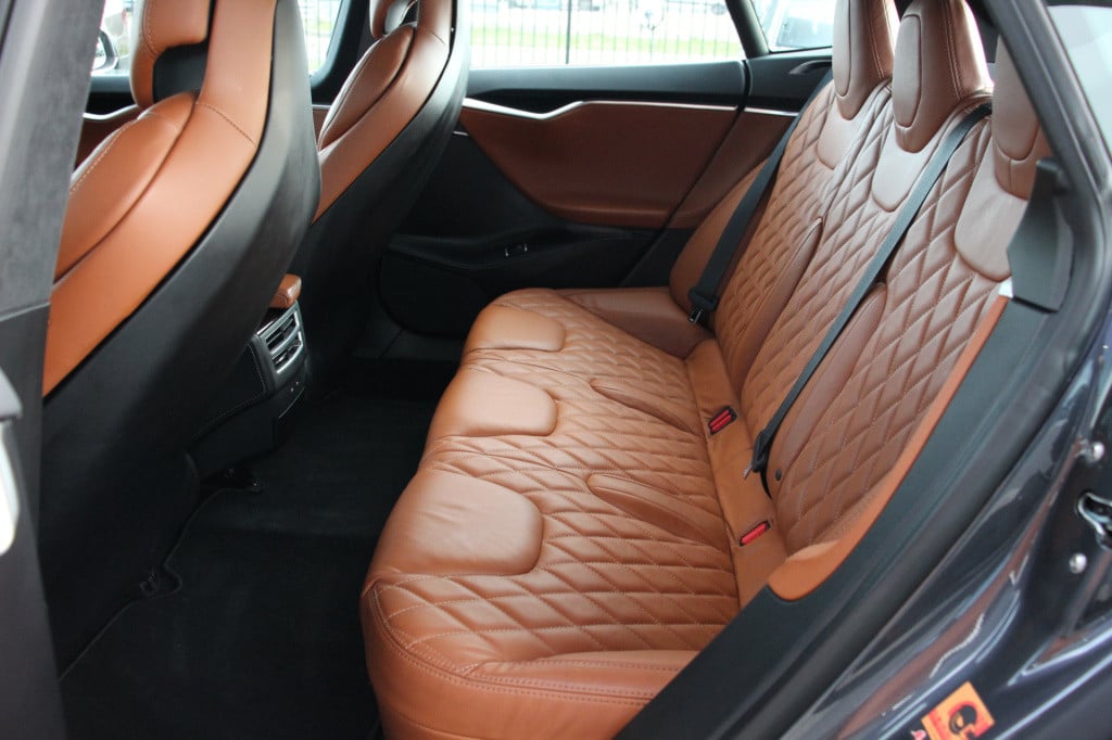 Tesla Model S 90d base 422pk | panoramdak | luchtvering | autopilot