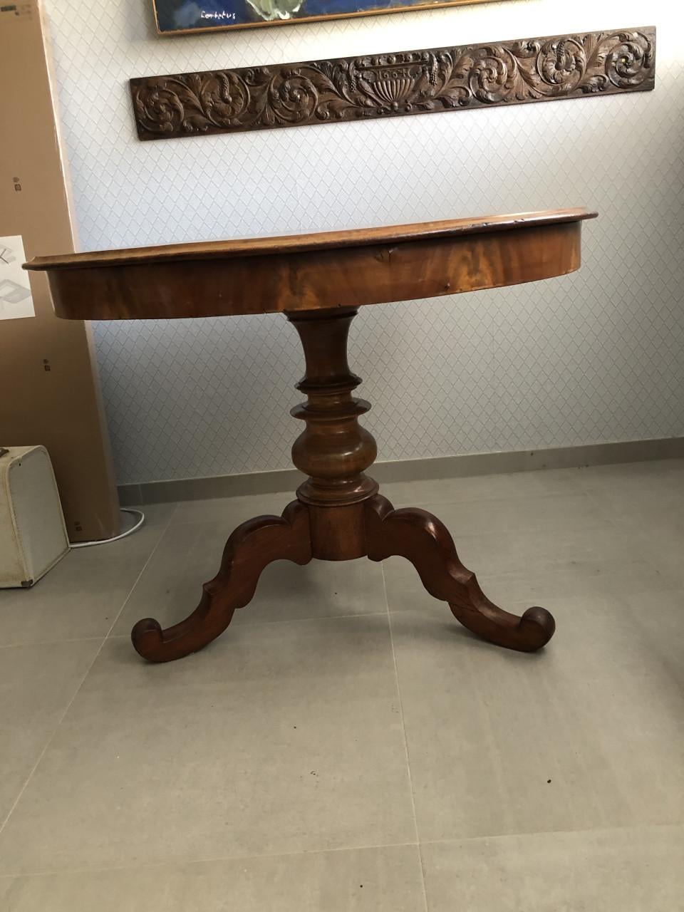 Antieke tafel
