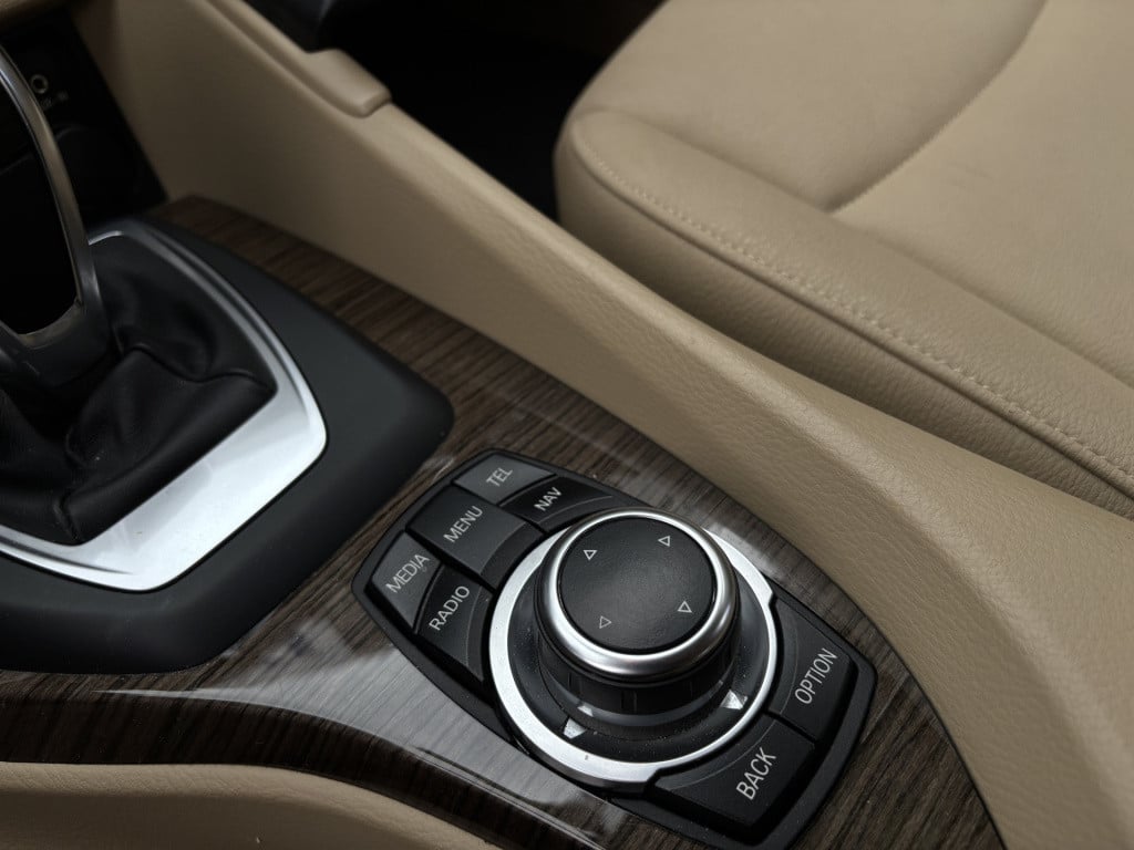 BMW X1 sdrive20i chrome line