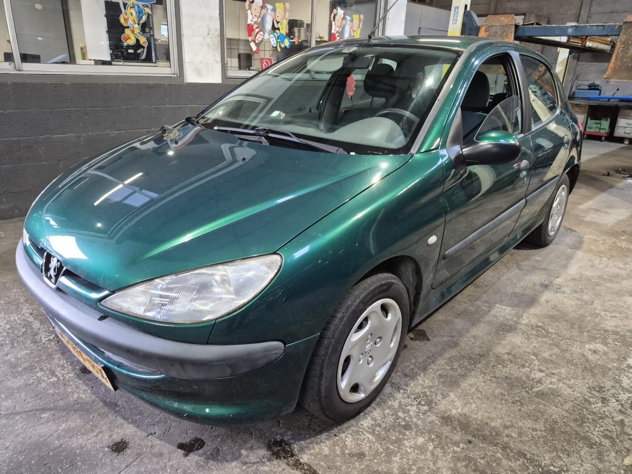 Peugeot 206 1.4 XR  Apk 19-5-2027