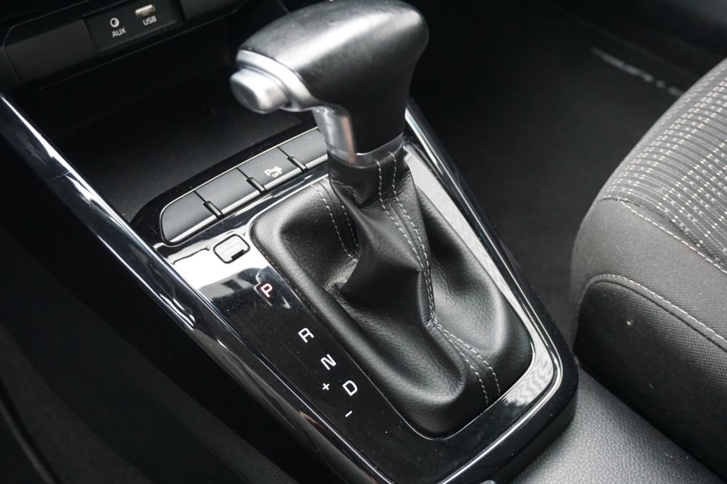 Kia Stonic 1.4 mpi automaat -  climate / navi / cruise / parkeers. / camera