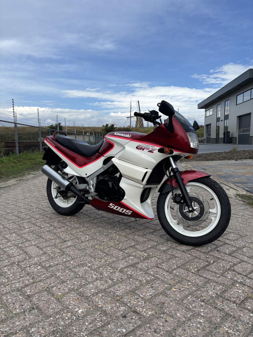 Kawasaki GPZ 500S