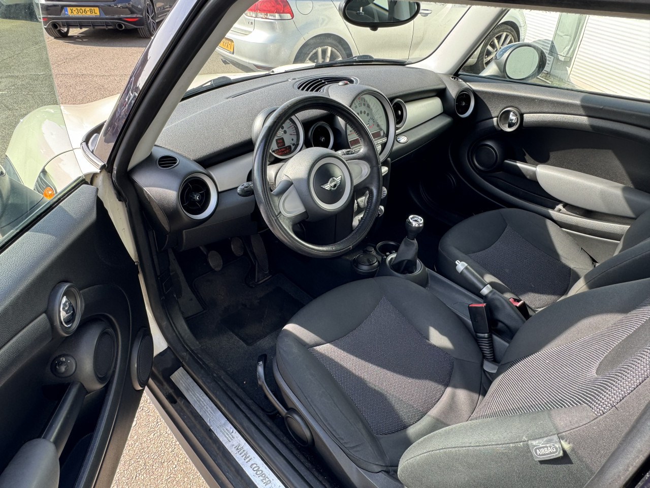 Mini 1.6i Cooper Bouwjaar 2007 AIRCO NAP ! ! !