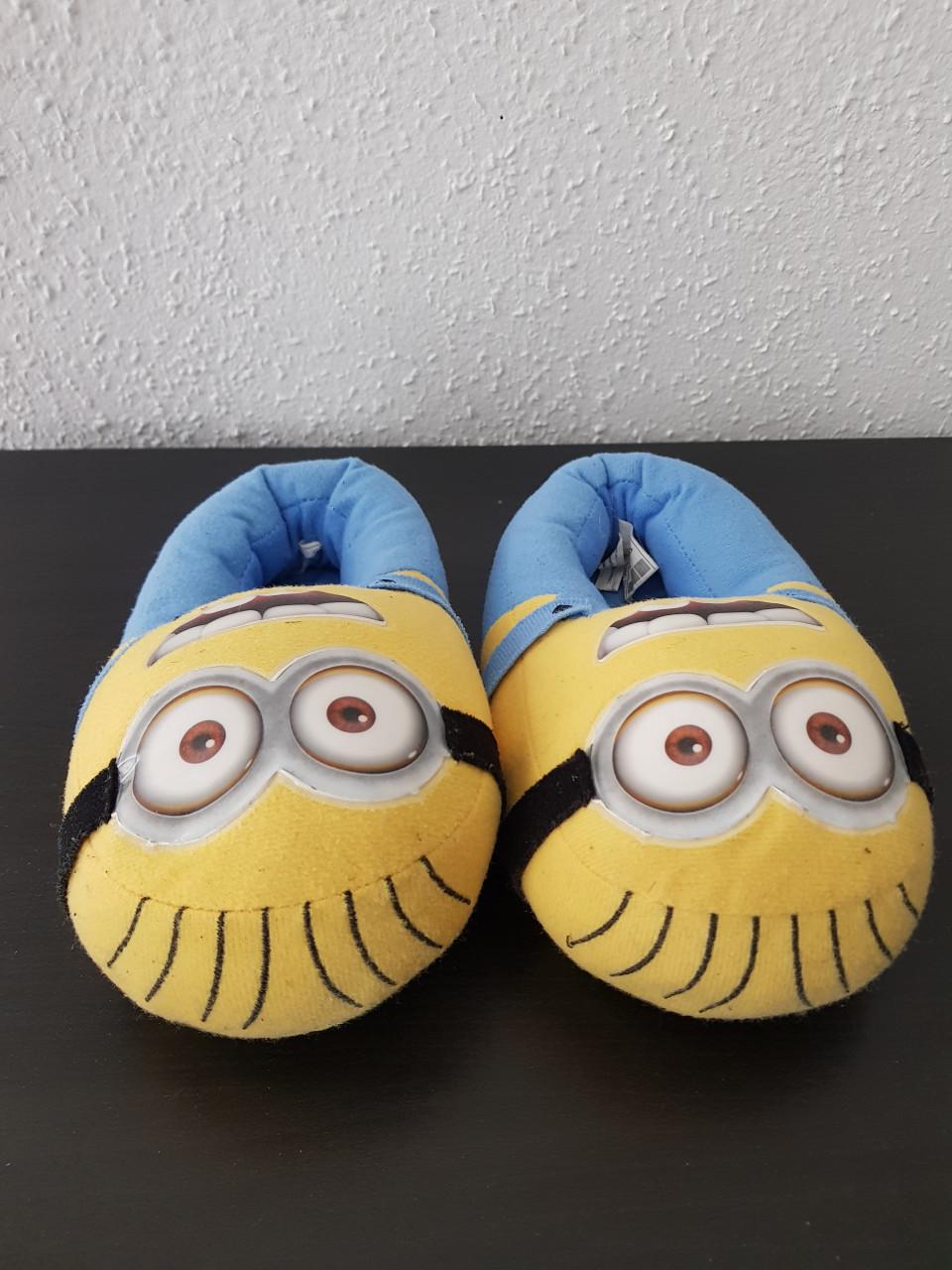 Minion pantoffels maat 29/30