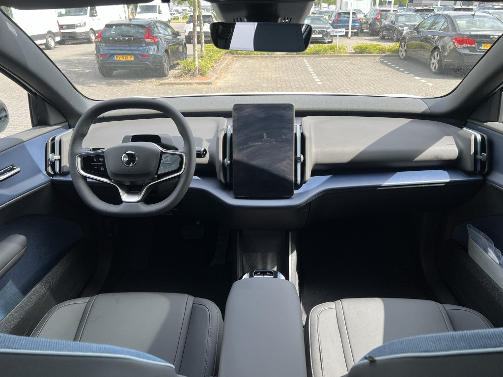 Volvo Ex30 extended range ultra 20" | nieuwprijs € 50.214,= |