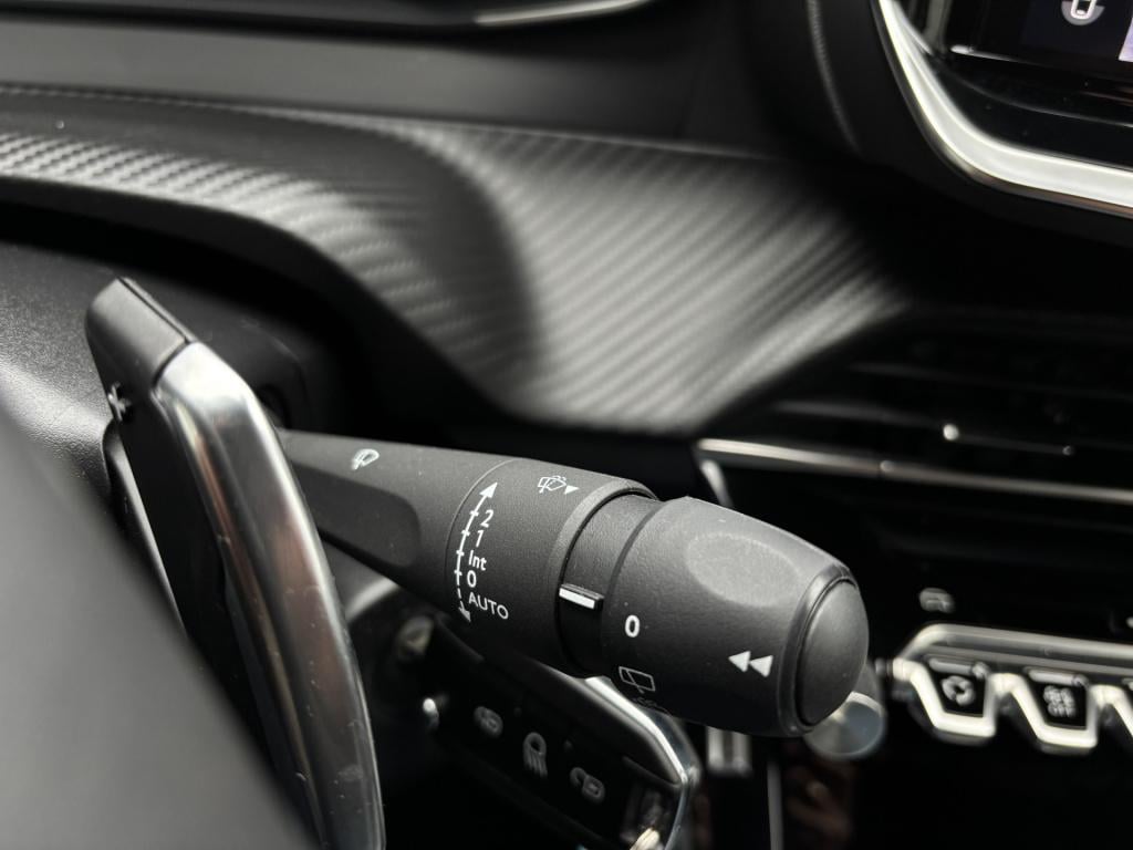 Peugeot 2008 automaat 1.2 puretech 130 allure