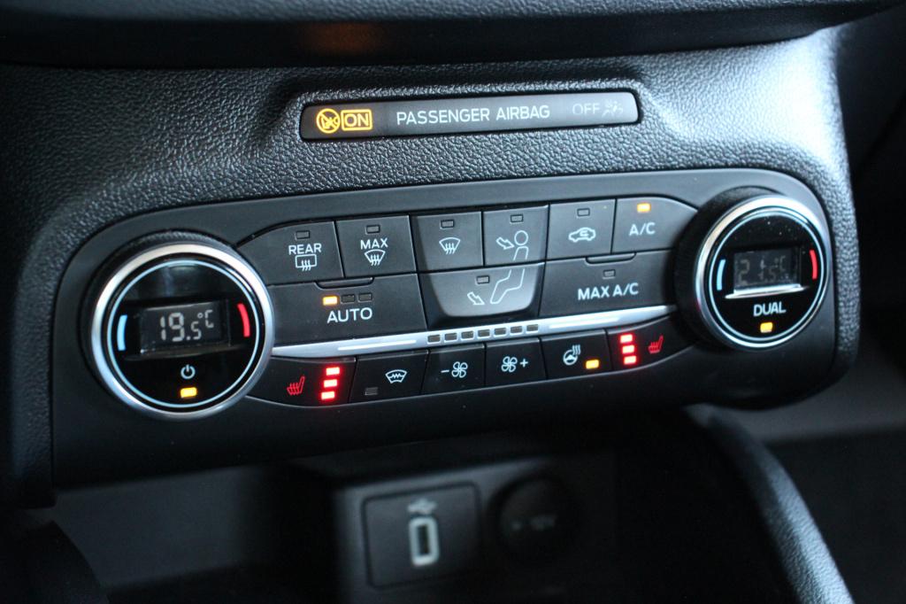 Ford Focus wagon 1.5 ecoboost active business | navi | acc | camera
