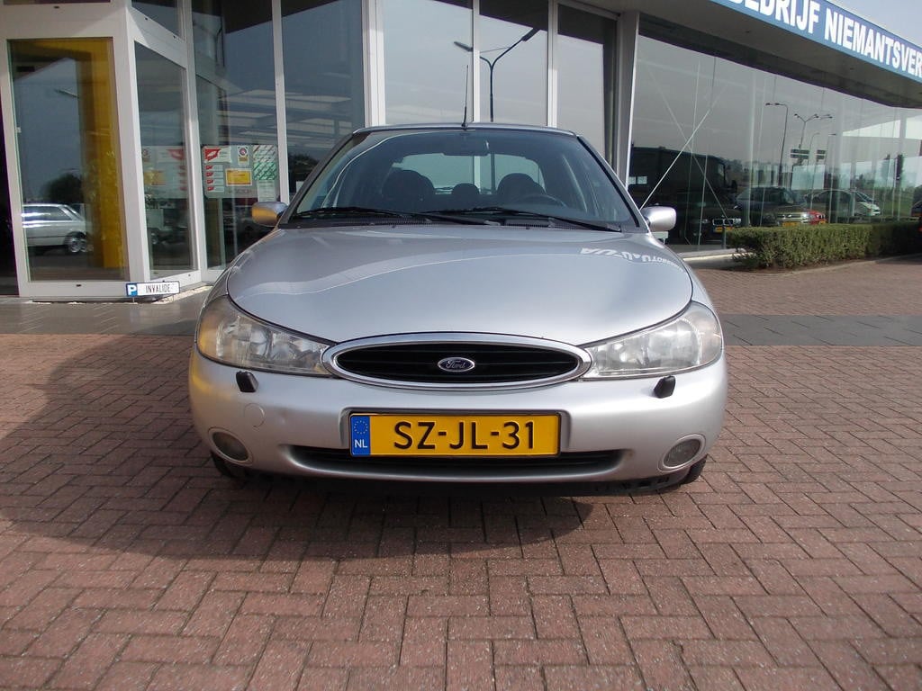 Ford Mondeo 1.8 td ghia