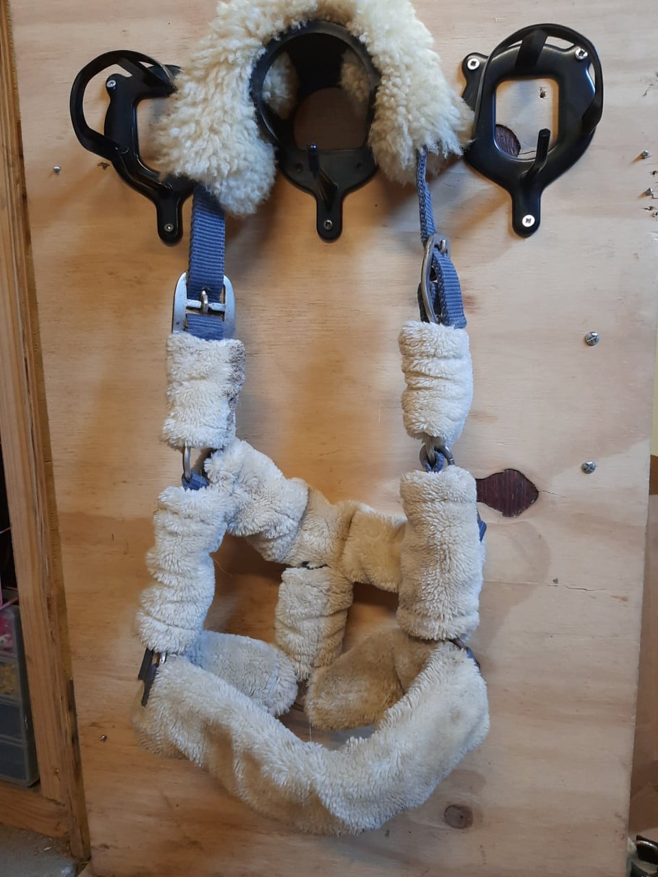 Halster met bont QHP maat shet