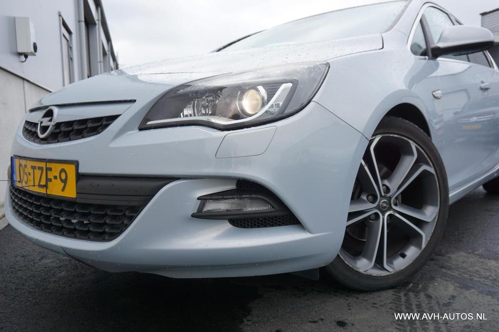 Opel Astra 1.6 turbo sport