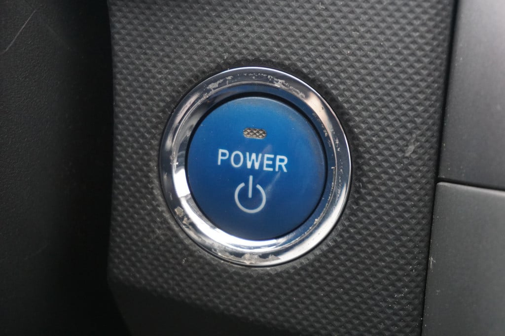 Toyota Auris 1.8 full hybrid aspiration automaat - airco / navi / cruise / 