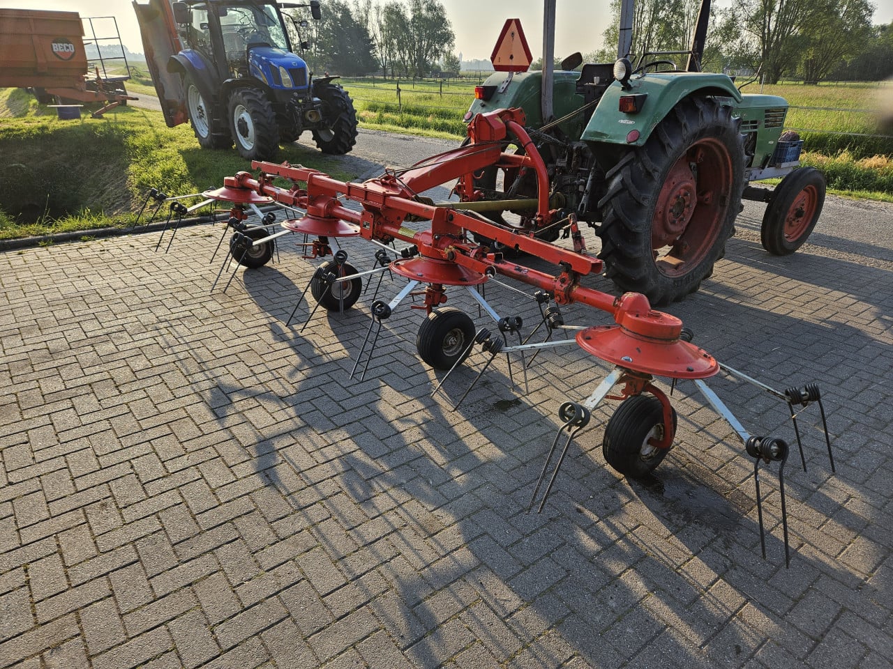 Kuhn hooischudder