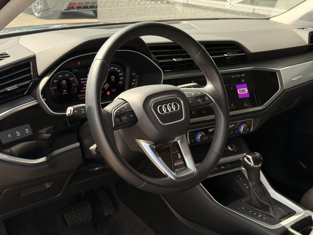 Audi Q3 sportback 45 tfsi e s-line | phev | matrix | stoelverwarming | digi