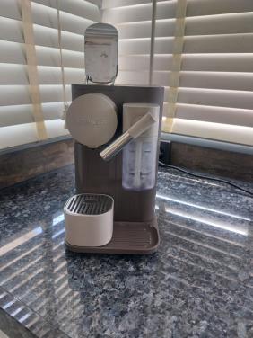 De' Longhi Nespresso machine